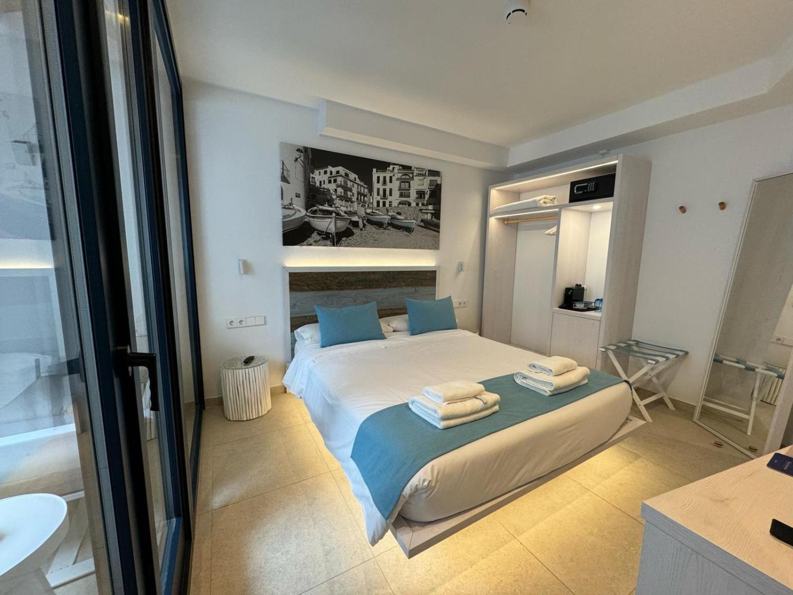Hotel Boutique Es Blau Cadaqués Esterno foto