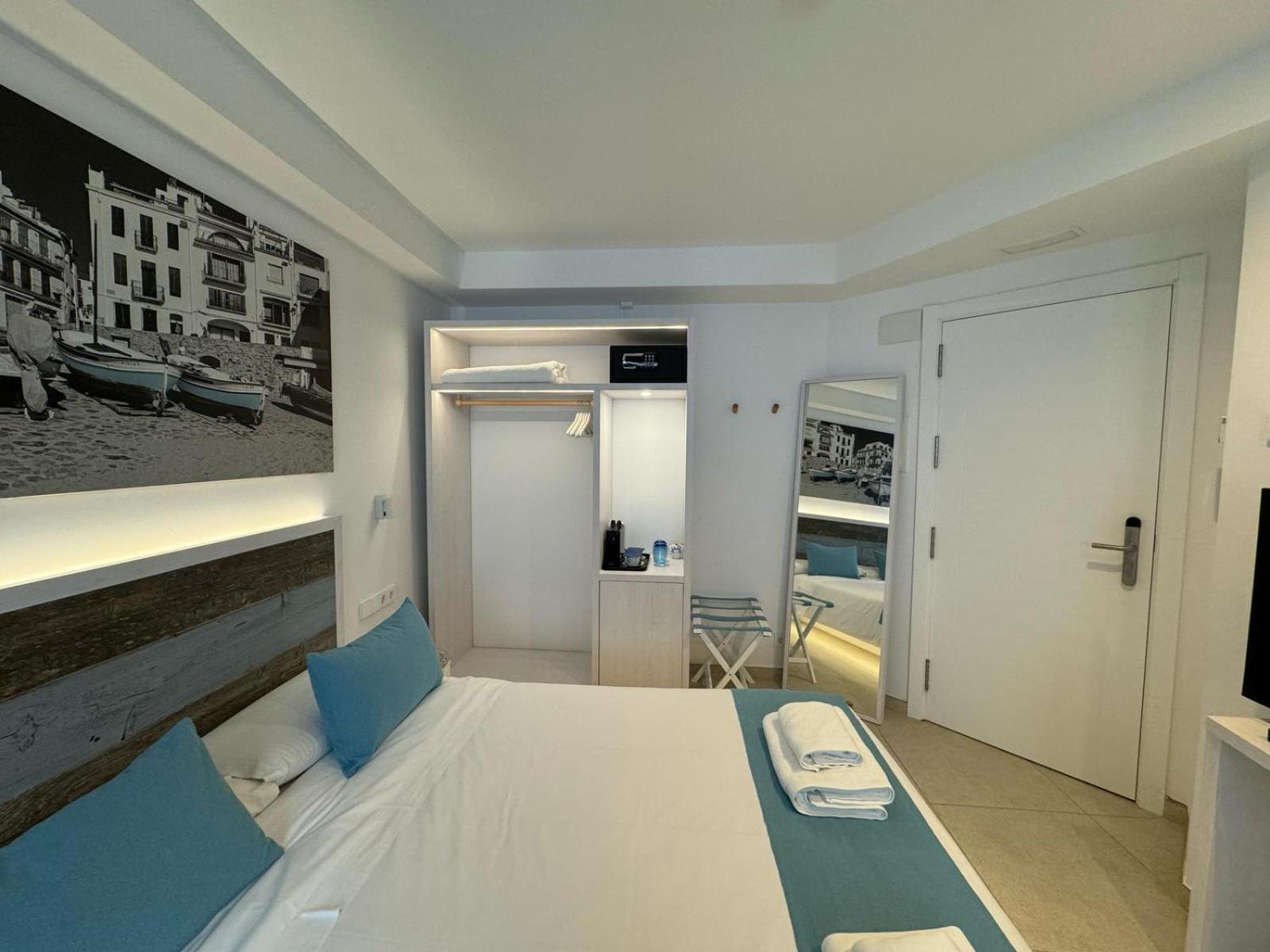 Hotel Boutique Es Blau Cadaqués Esterno foto