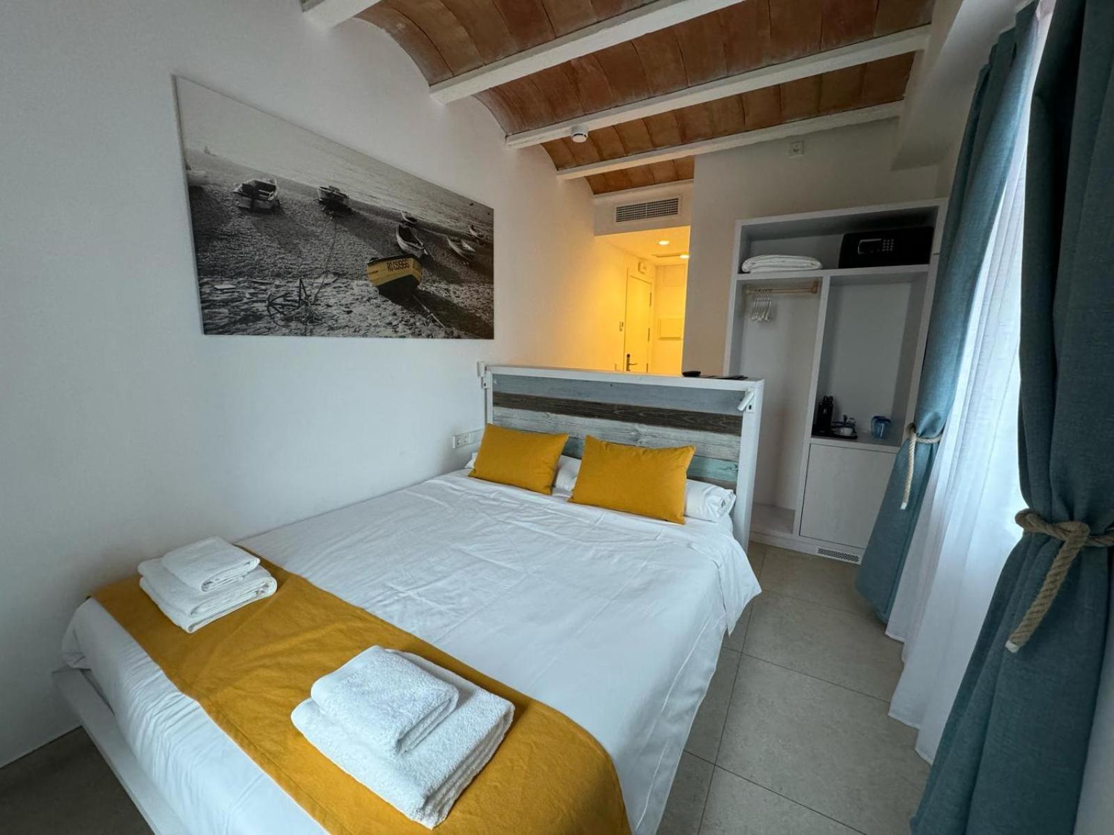 Hotel Boutique Es Blau Cadaqués Esterno foto